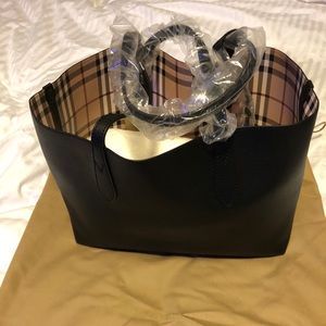 Burberry tote brand new